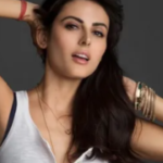 Mandana Karimi Leaves India
